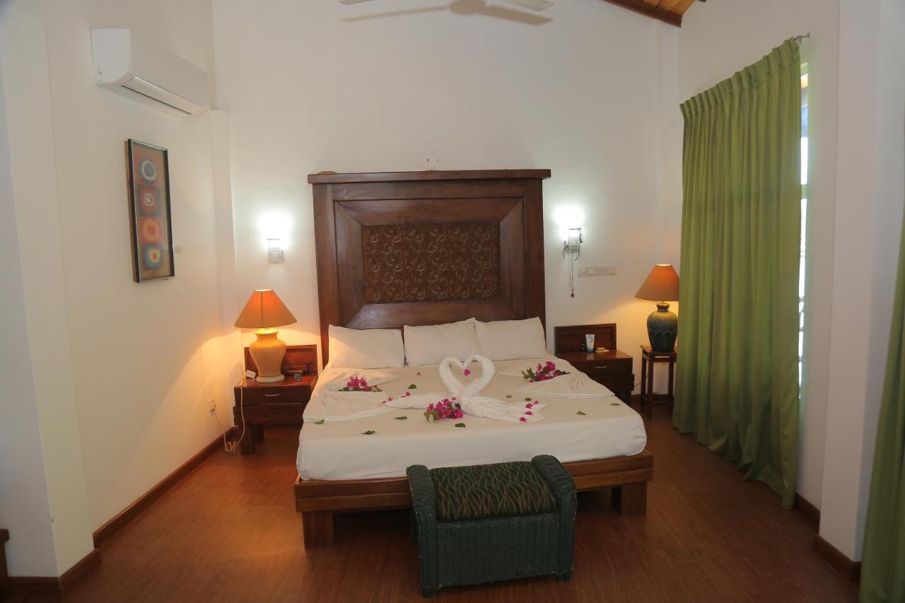 Laluna Ayurveda Resort Bentota Esterno foto
