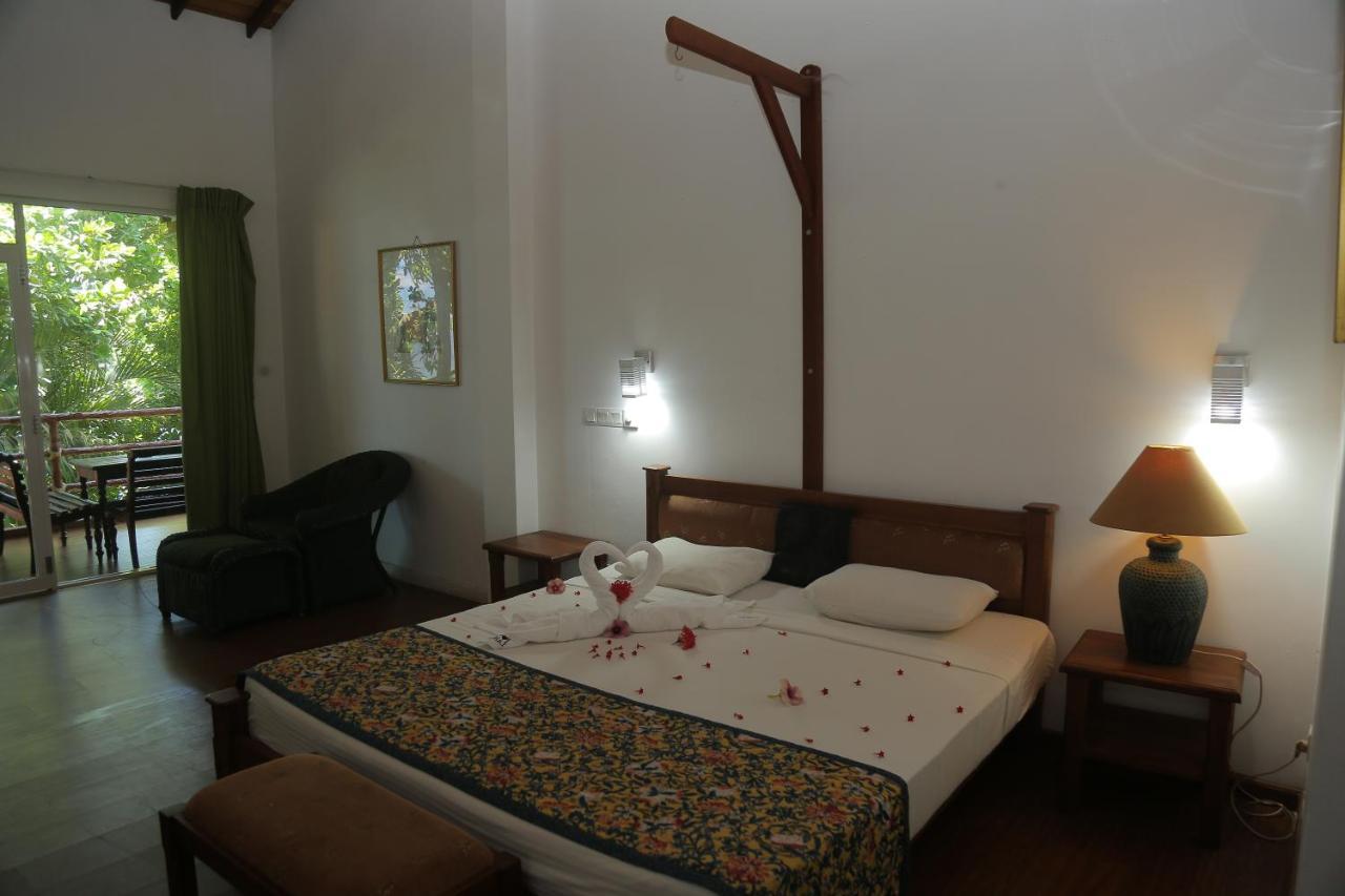 Laluna Ayurveda Resort Bentota Esterno foto