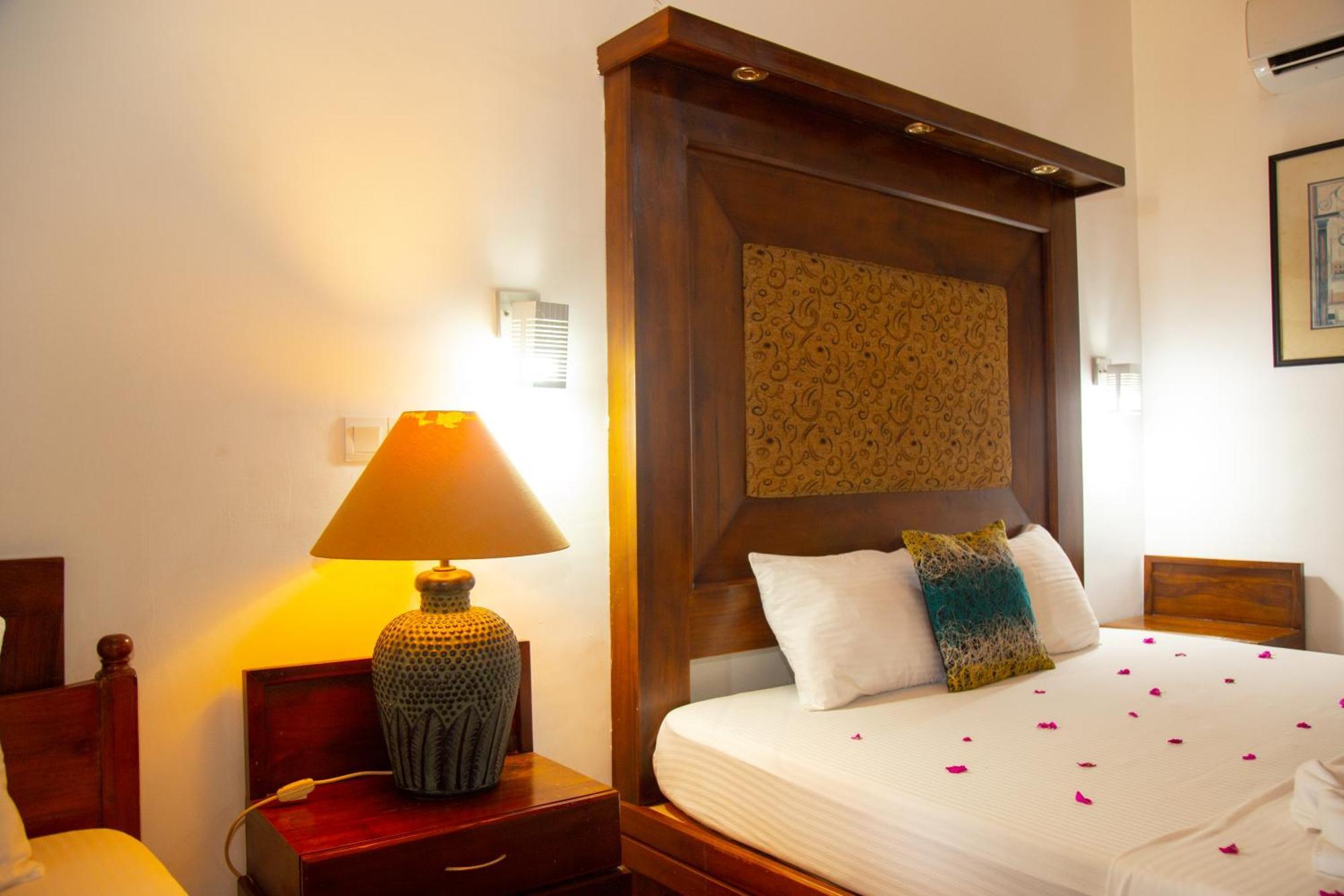Laluna Ayurveda Resort Bentota Esterno foto