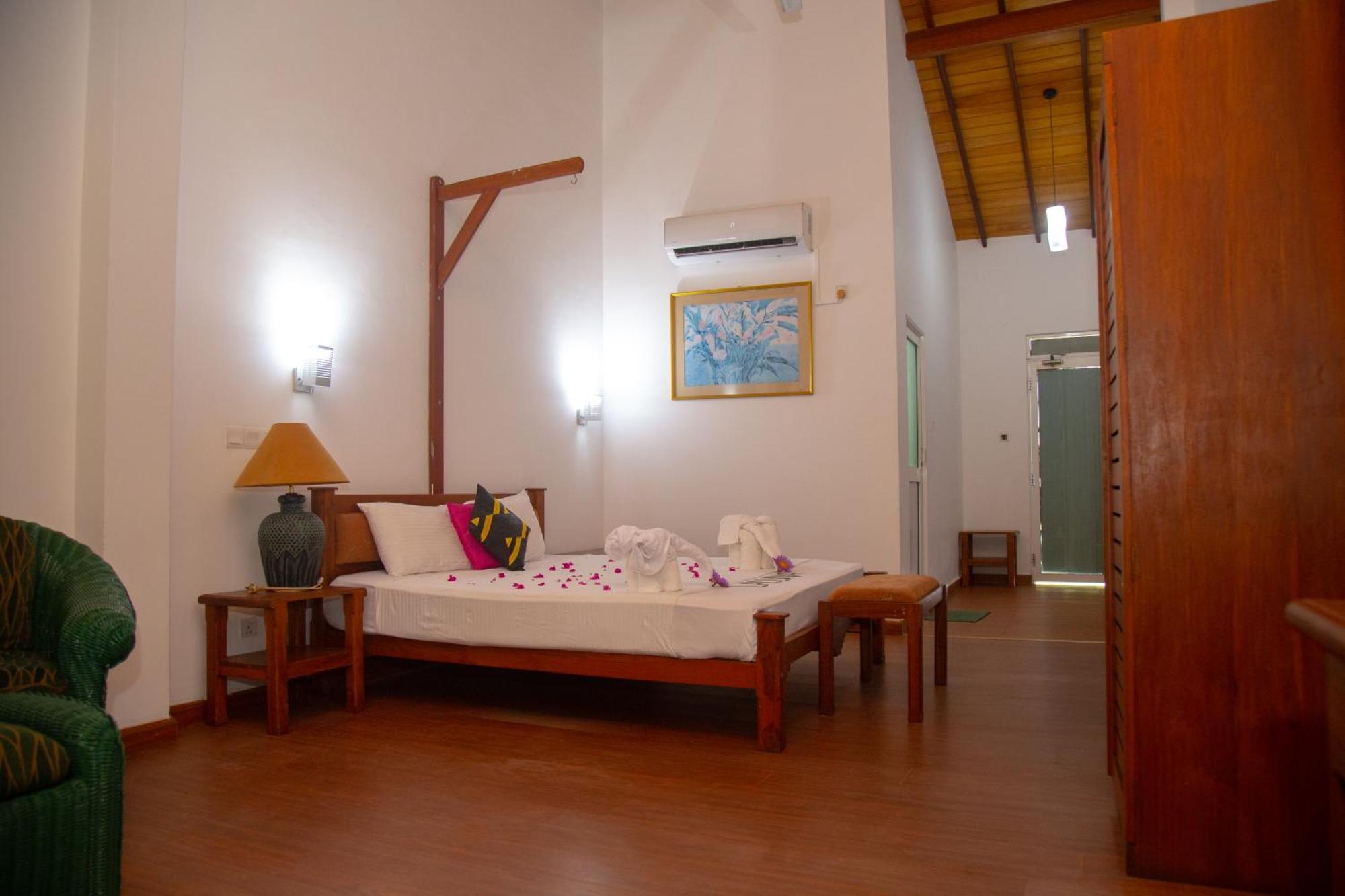 Laluna Ayurveda Resort Bentota Esterno foto
