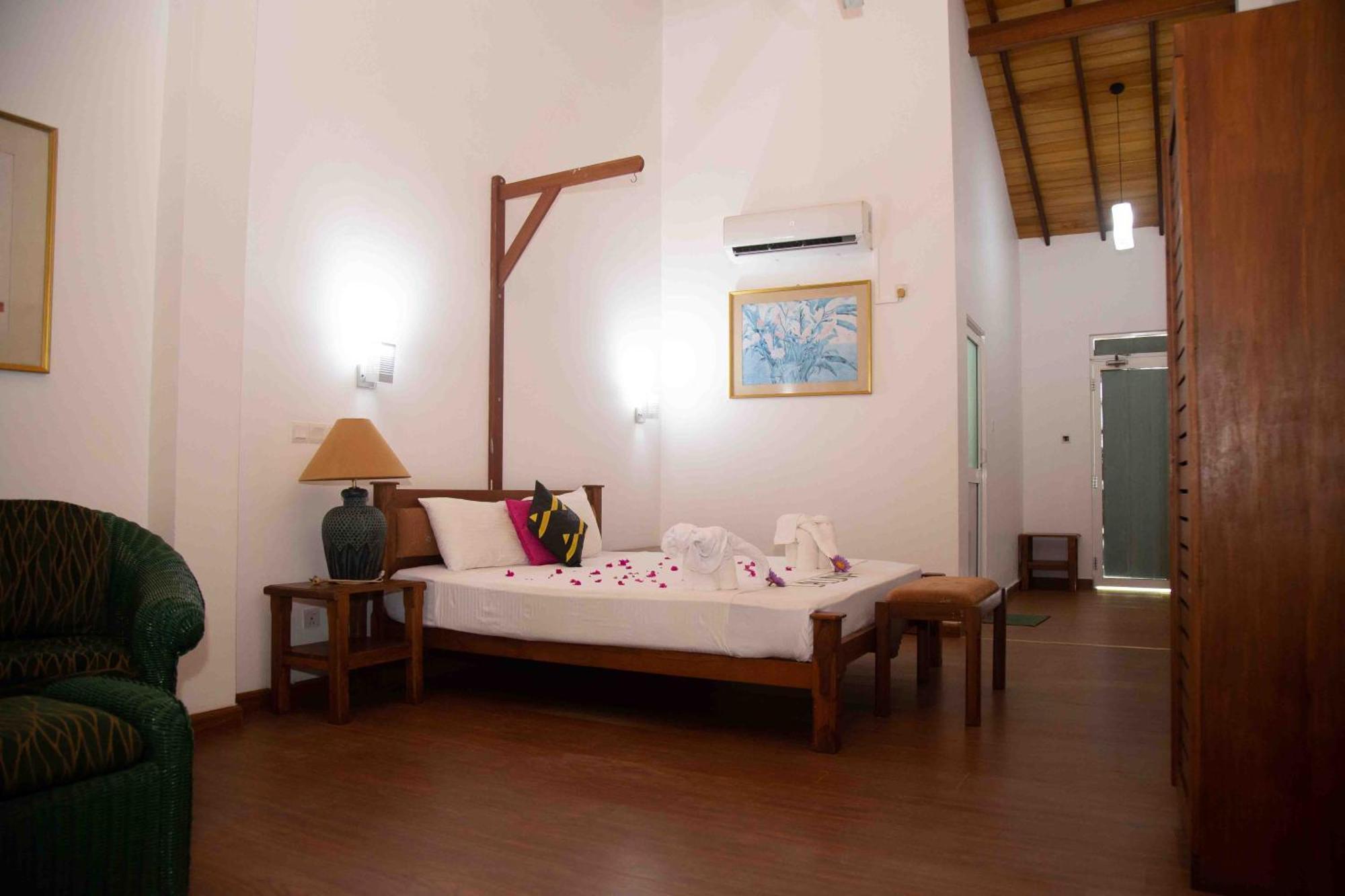Laluna Ayurveda Resort Bentota Esterno foto